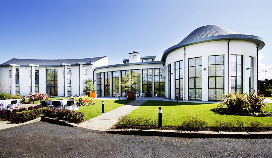 La Mon Hotel & Country Club