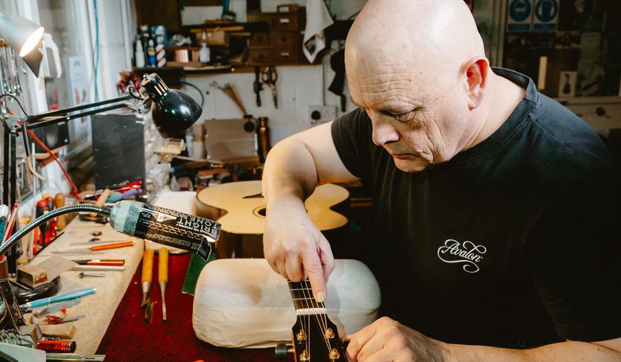 Avalon Guitars