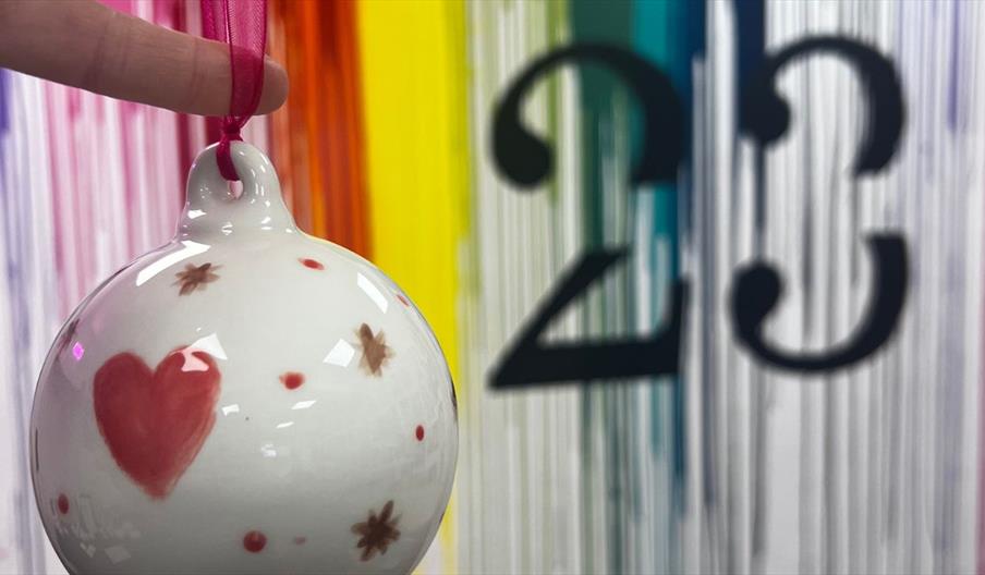 Parisien Christmas Bauble Painting with Studio 23