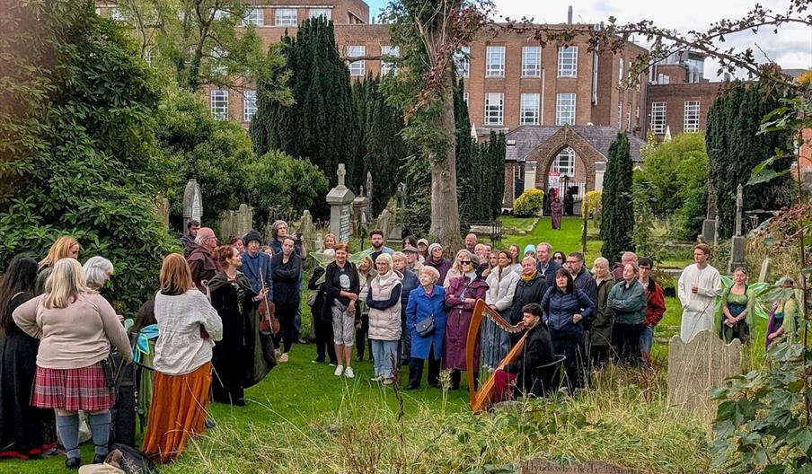 image of group at Friar's Bush Graveyard