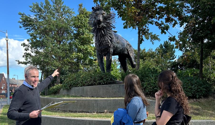 Walking tour in Belfast